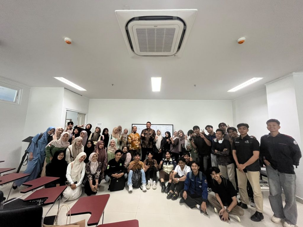 FST Hadirkan Dosen Praktisi, Mahasiswa Sistem Informasi Perdalam Wawasan Bisnis Digital